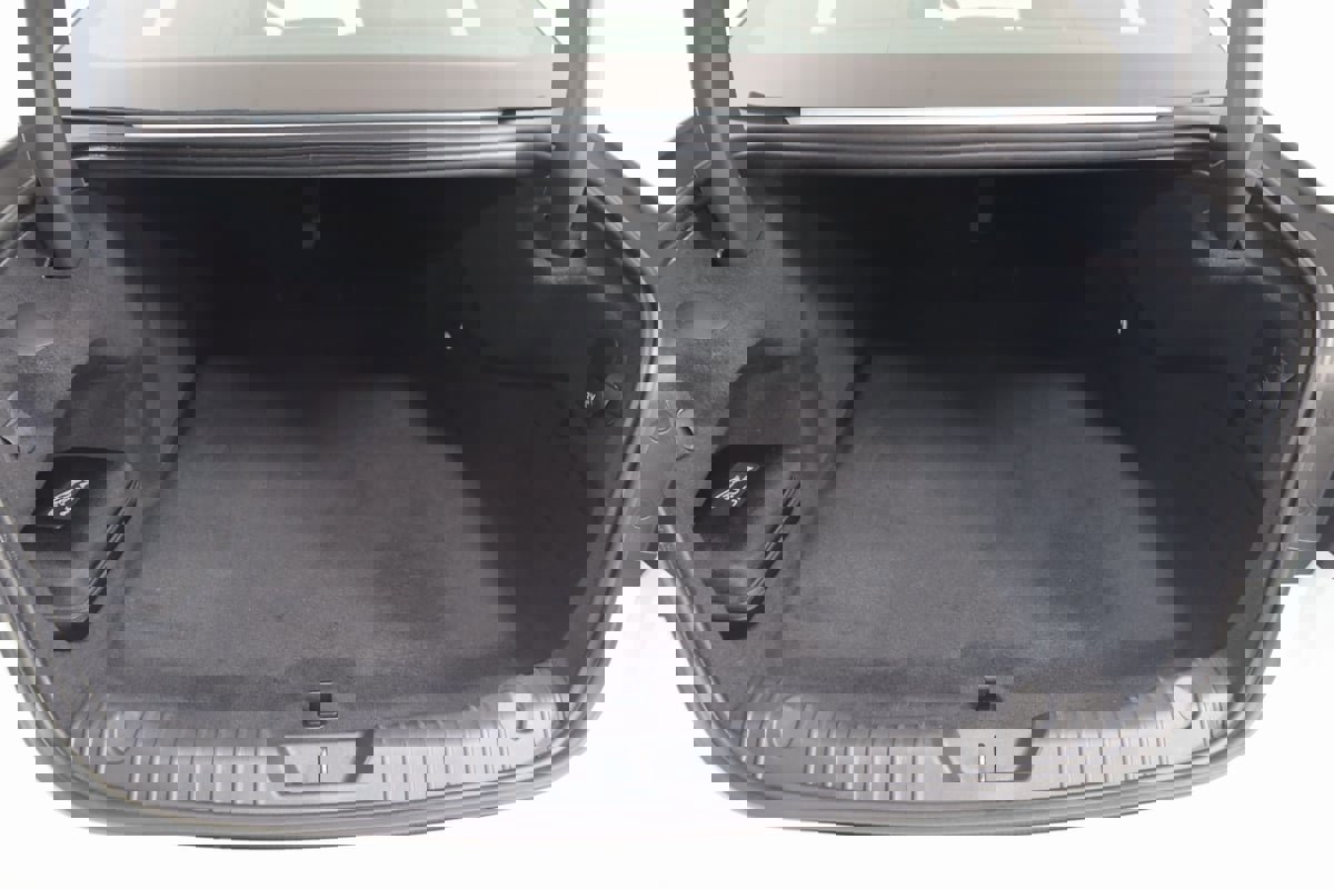 Used 2024 Jaguar XF R-Dynamic SE image 60