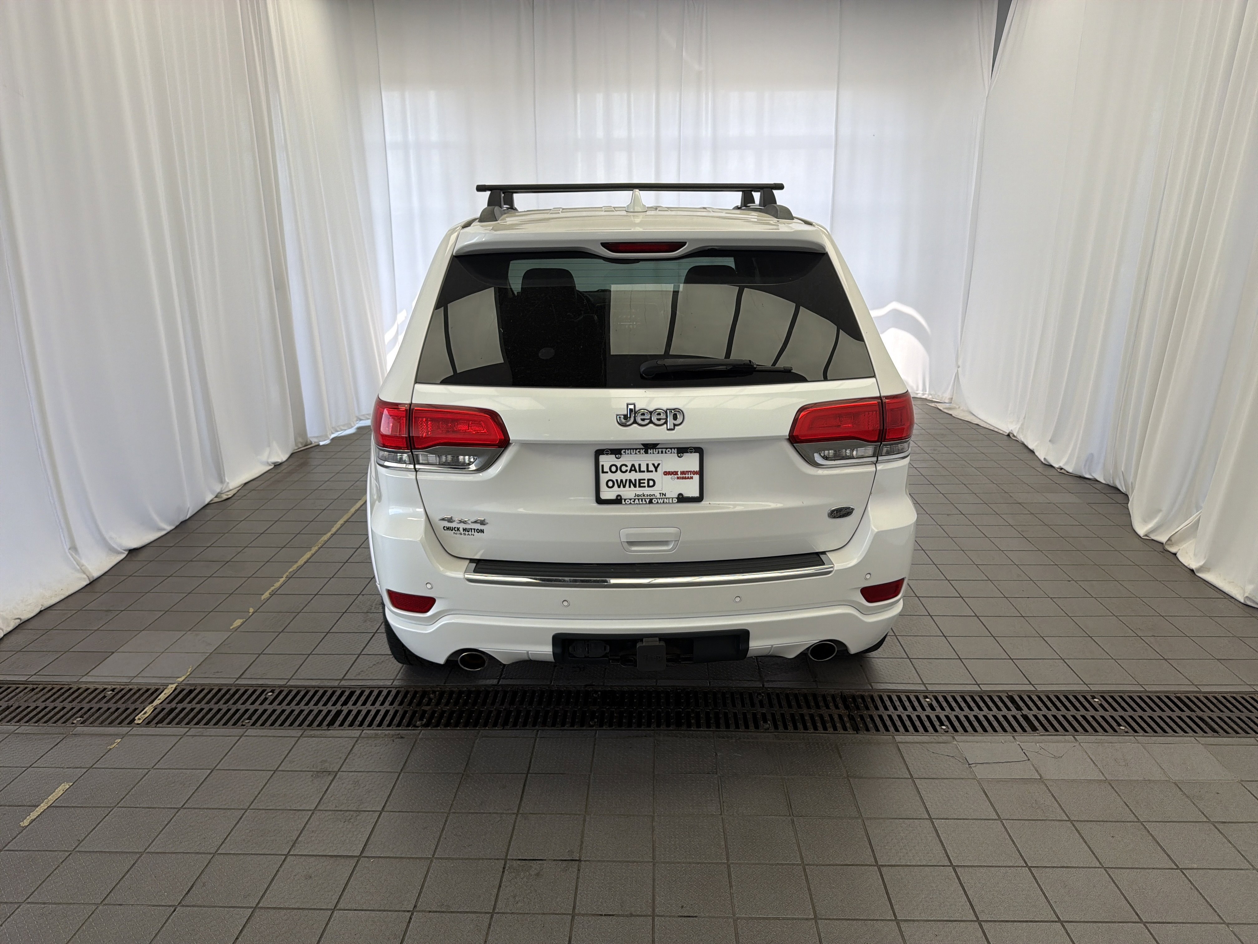 Used 2017 Jeep Grand Cherokee Overland image 6