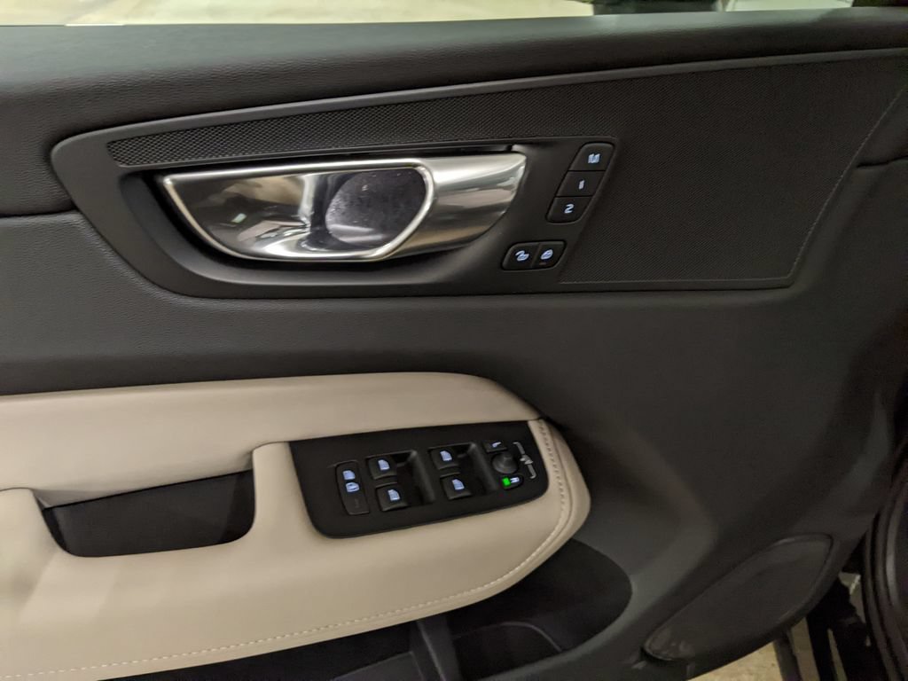 New 2026 Volvo XC60 T8 Plus w/ Protection Package Premier AWD/4WD image 10