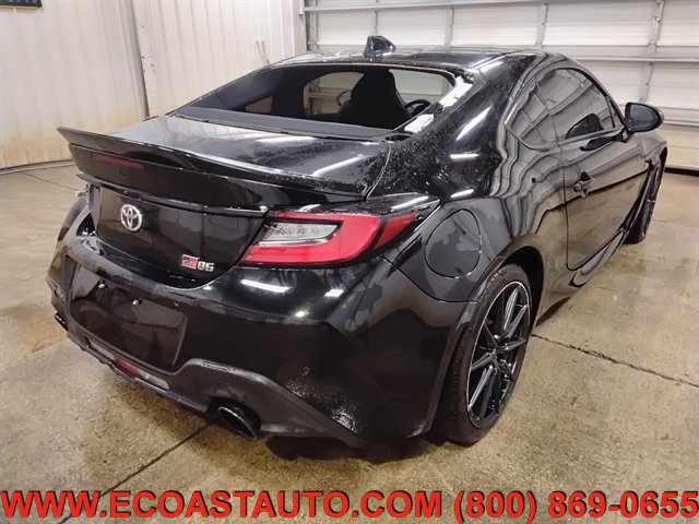 Used 2024 Toyota GR86 Premium RWD image 6