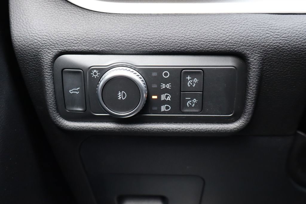 Used 2021 Ford Explorer XLT w/ Equipment Group 202A image 25