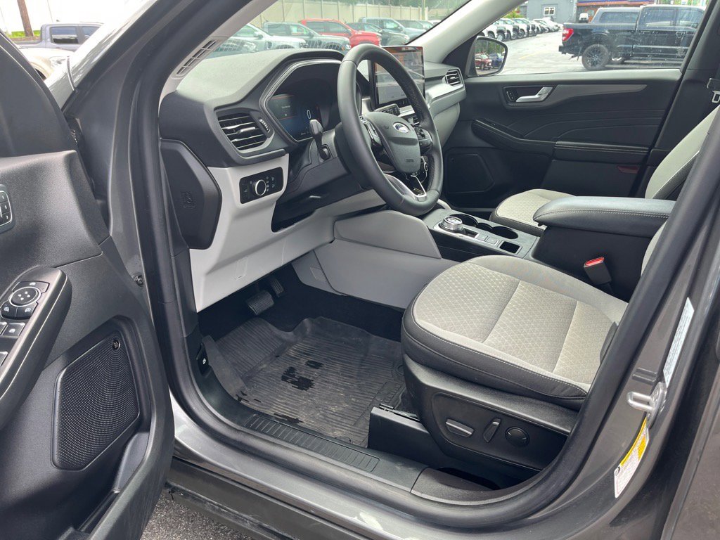 Used 2023 Ford Escape Active w/ Tech Pack #2 image 9