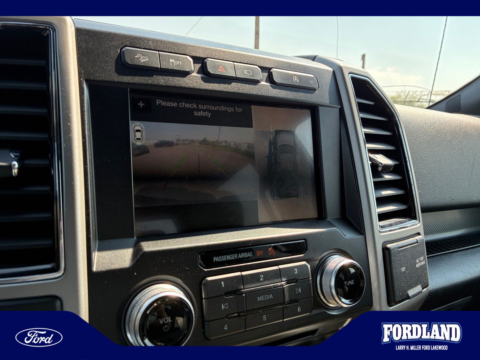 Used 2018 Ford F150 Lariat w/ Equipment Group 502A Luxury AWD/4WD image 29