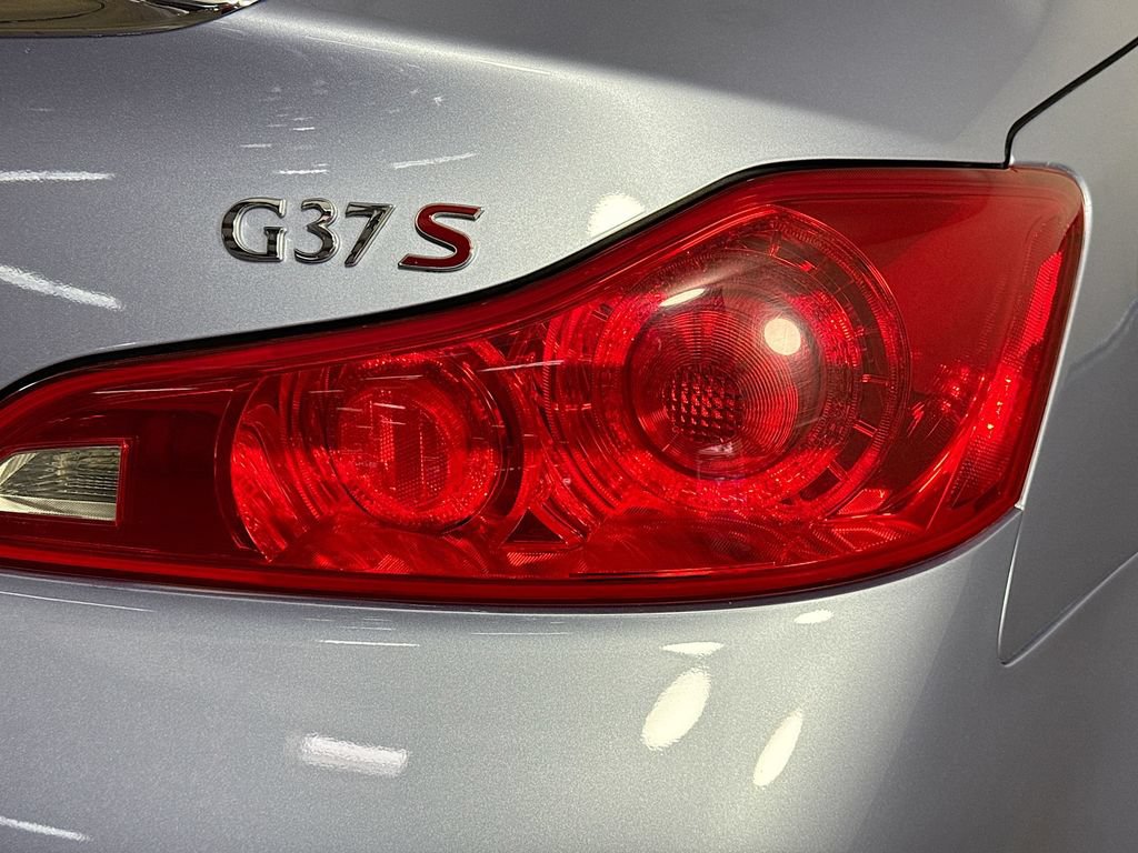 Used 2013 INFINITI G37 Sport RWD image 32
