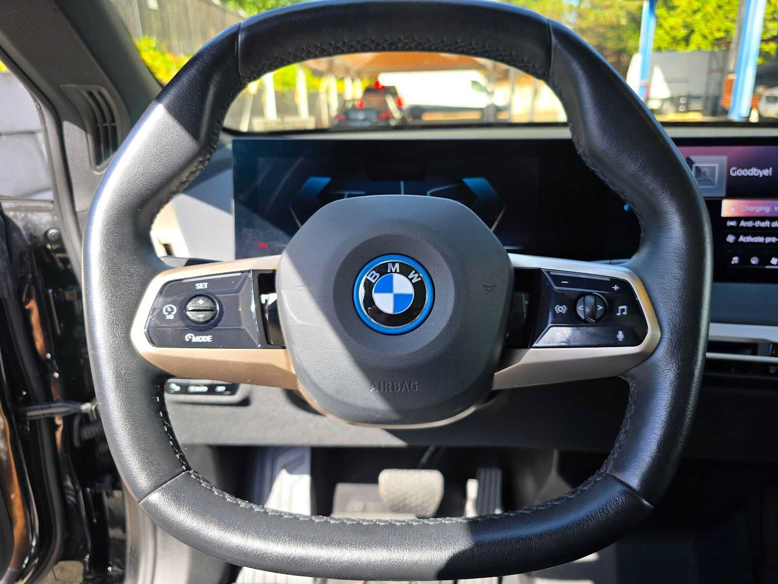 Used 2024 BMW iX xDrive50 w/ Premium Package AWD/4WD image 23