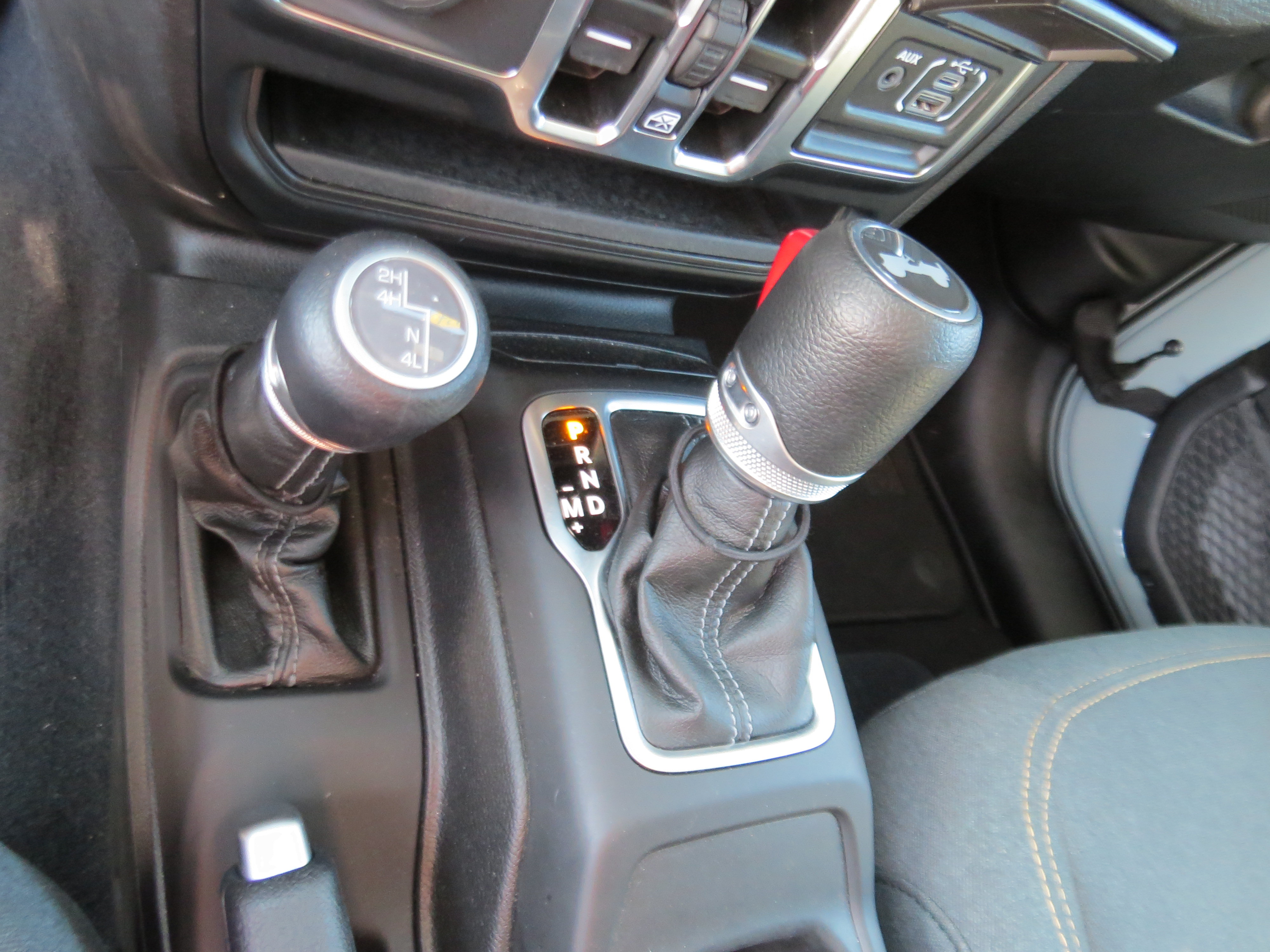 Used 2024 Jeep Wrangler Unlimited Sport AWD/4WD image 25