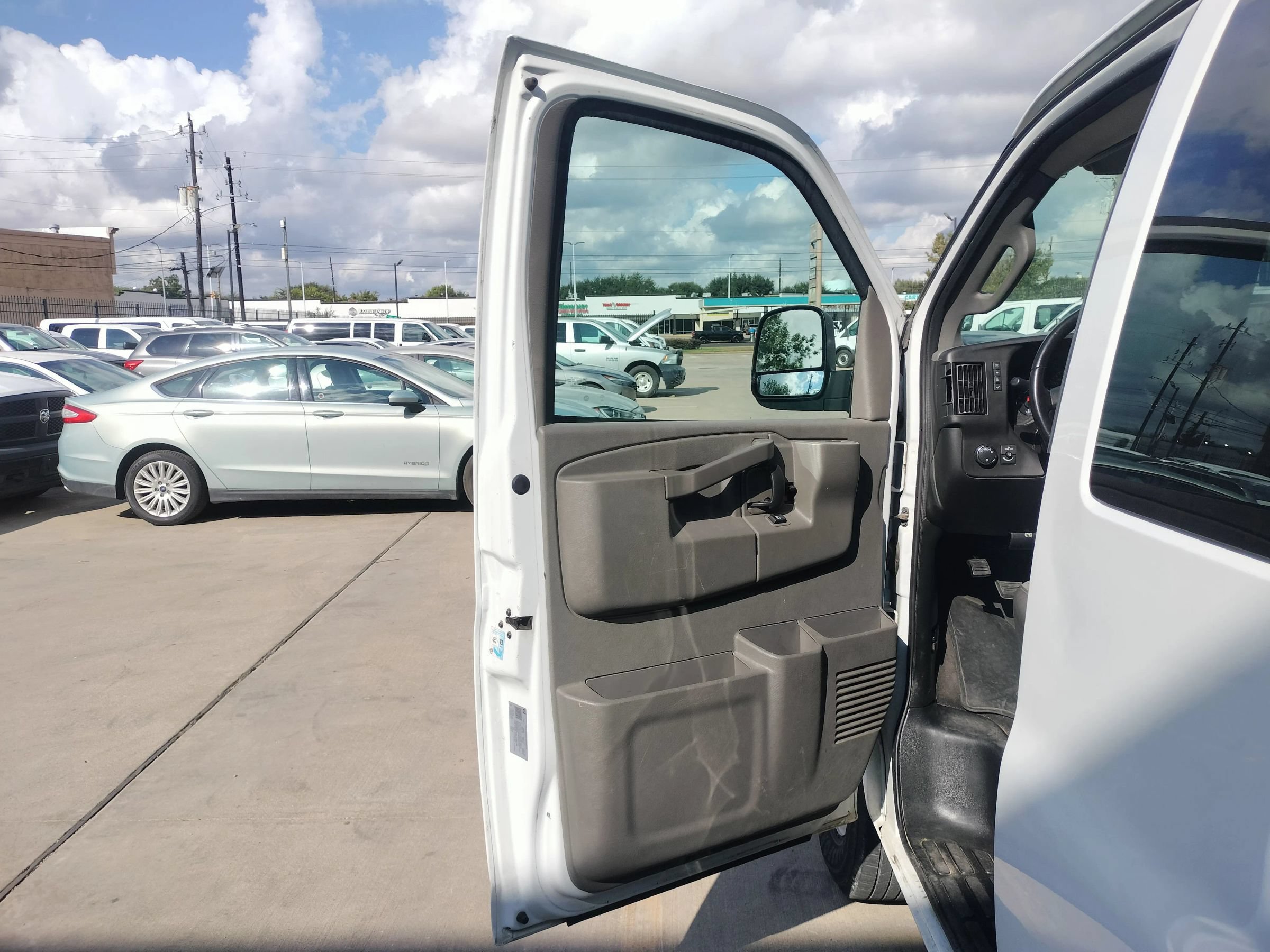 Used 2019 Chevrolet Express 2500 LS w/ Driver Convenience Package RWD image 24