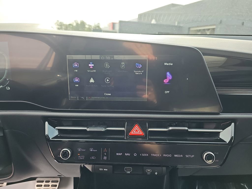 Used 2023 Kia Niro SX Touring image 25