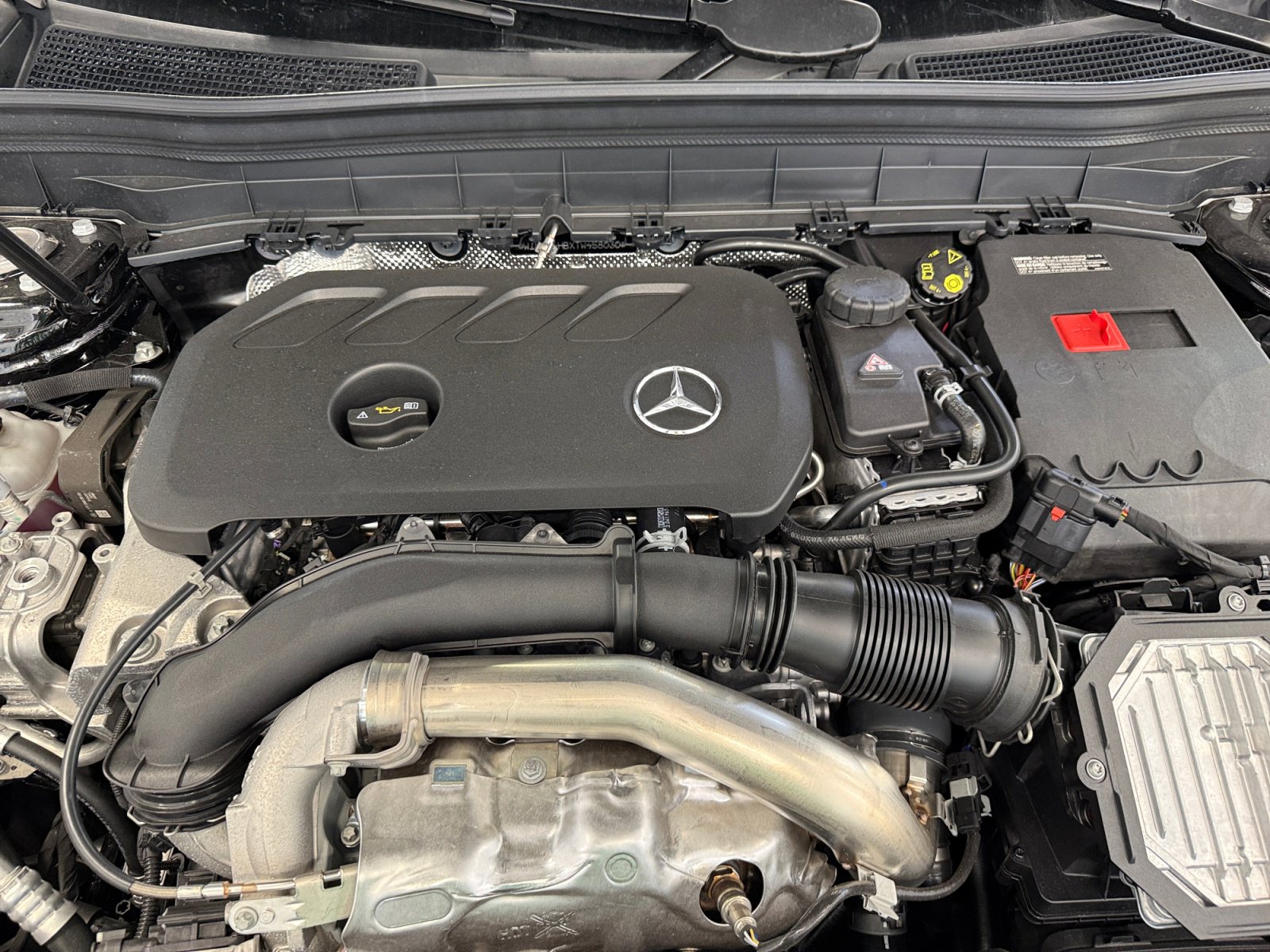 Used 2026 Mercedes-Benz GLB 250 4MATIC image 22