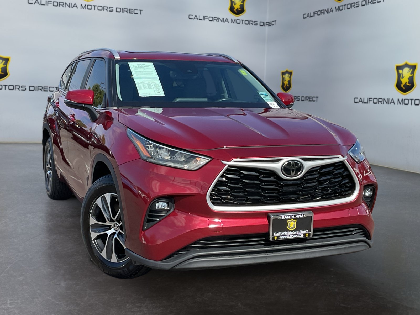 Used 2023 Toyota Highlander XLE FWD image 3