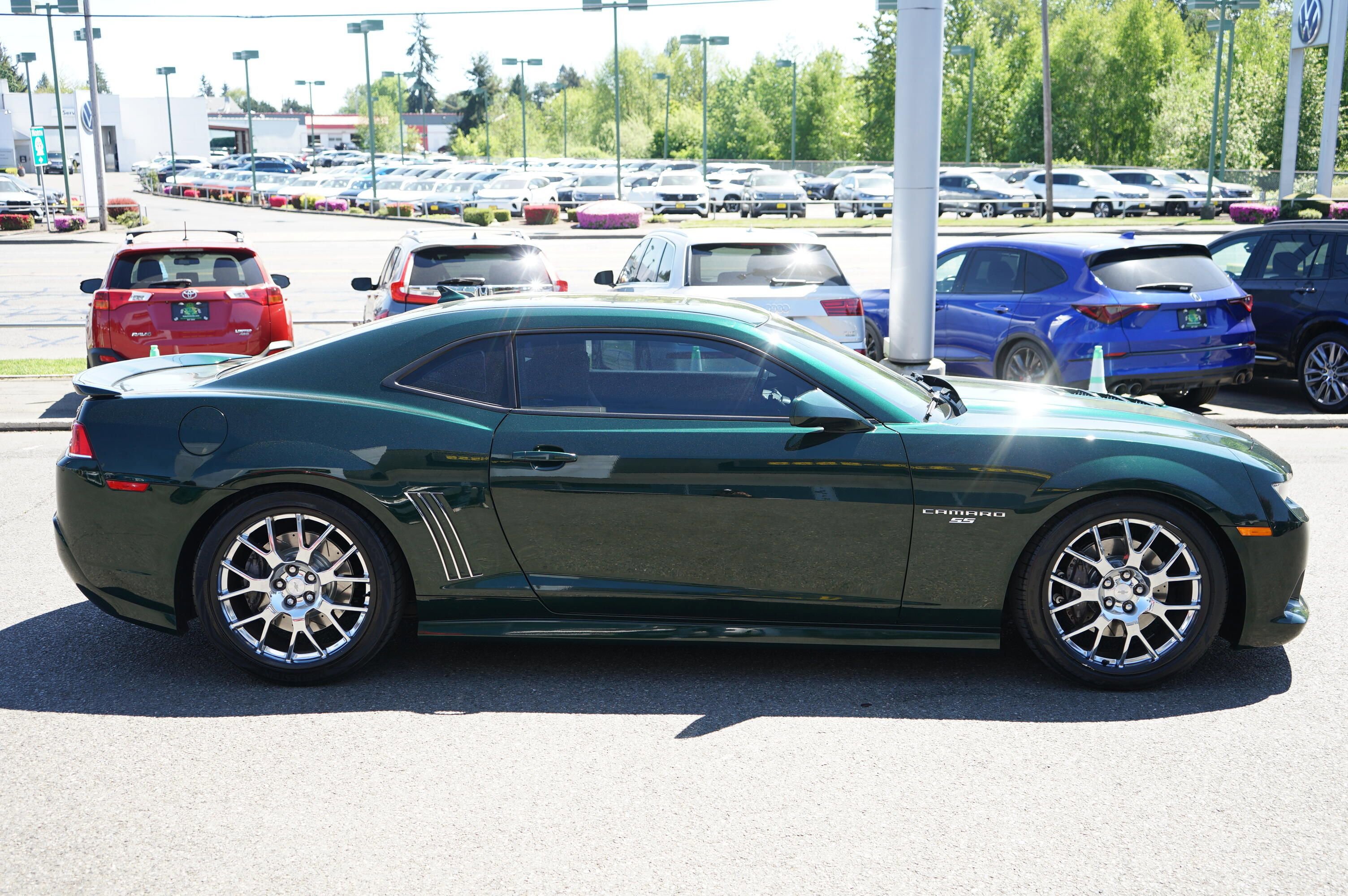 Used 2015 Chevrolet Camaro SS w/ Green Flash Special Edition RWD image 6