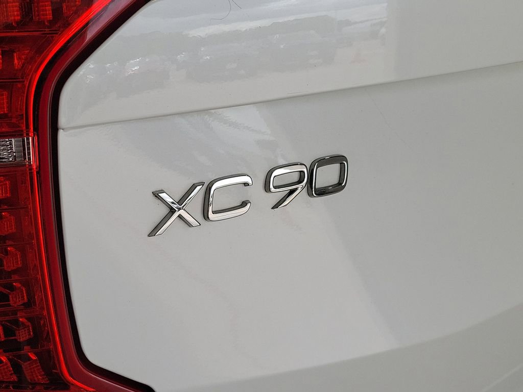 Used 2023 Volvo XC90 B5 Core w/ Protection Package Premier image 9