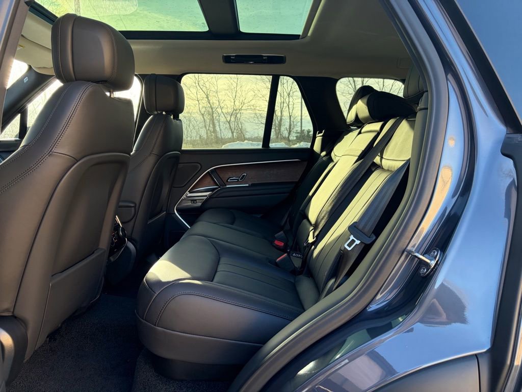 New 2025 Land Rover Range Rover SE image 13