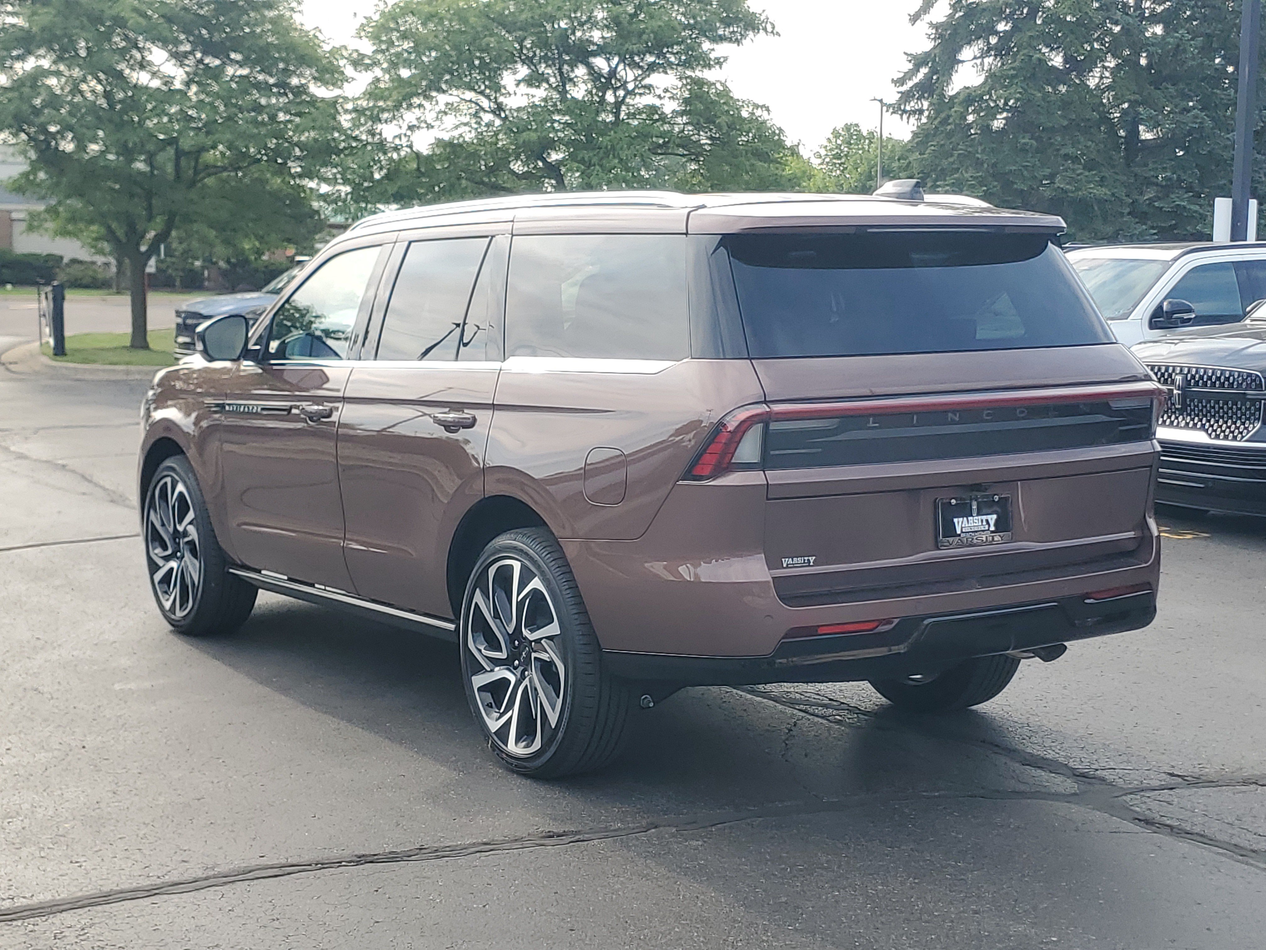 New 2027 Lincoln Navigator Black Label AWD/4WD image 3