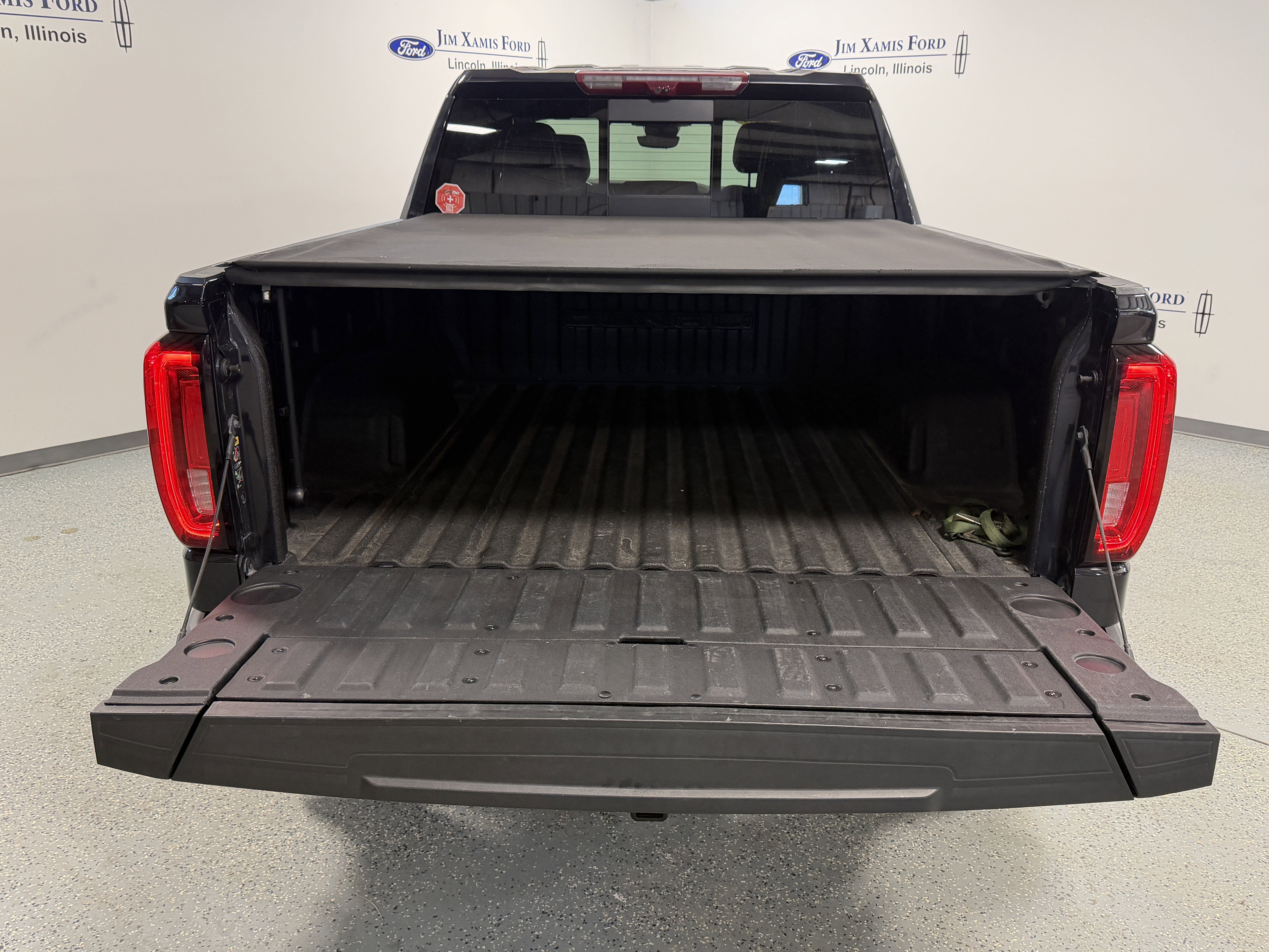 Used 2023 GMC Sierra 1500 Denali Ultimate image 30
