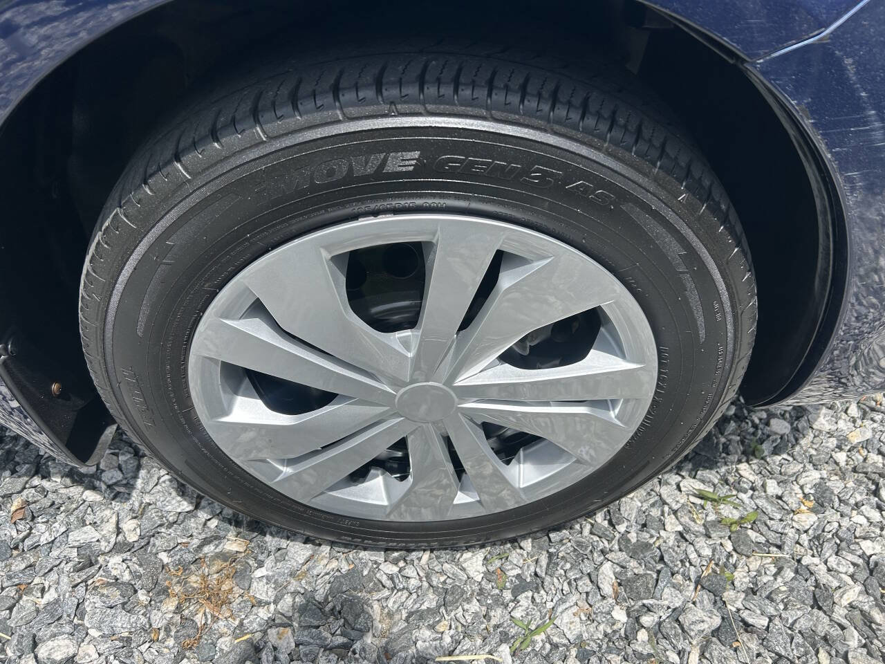 Used 2014 Nissan Versa SV FWD image 24