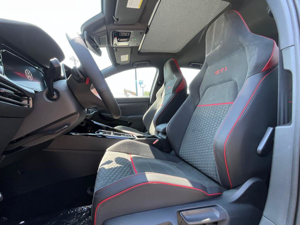 New 2026 Volkswagen GTI SE FWD image 11
