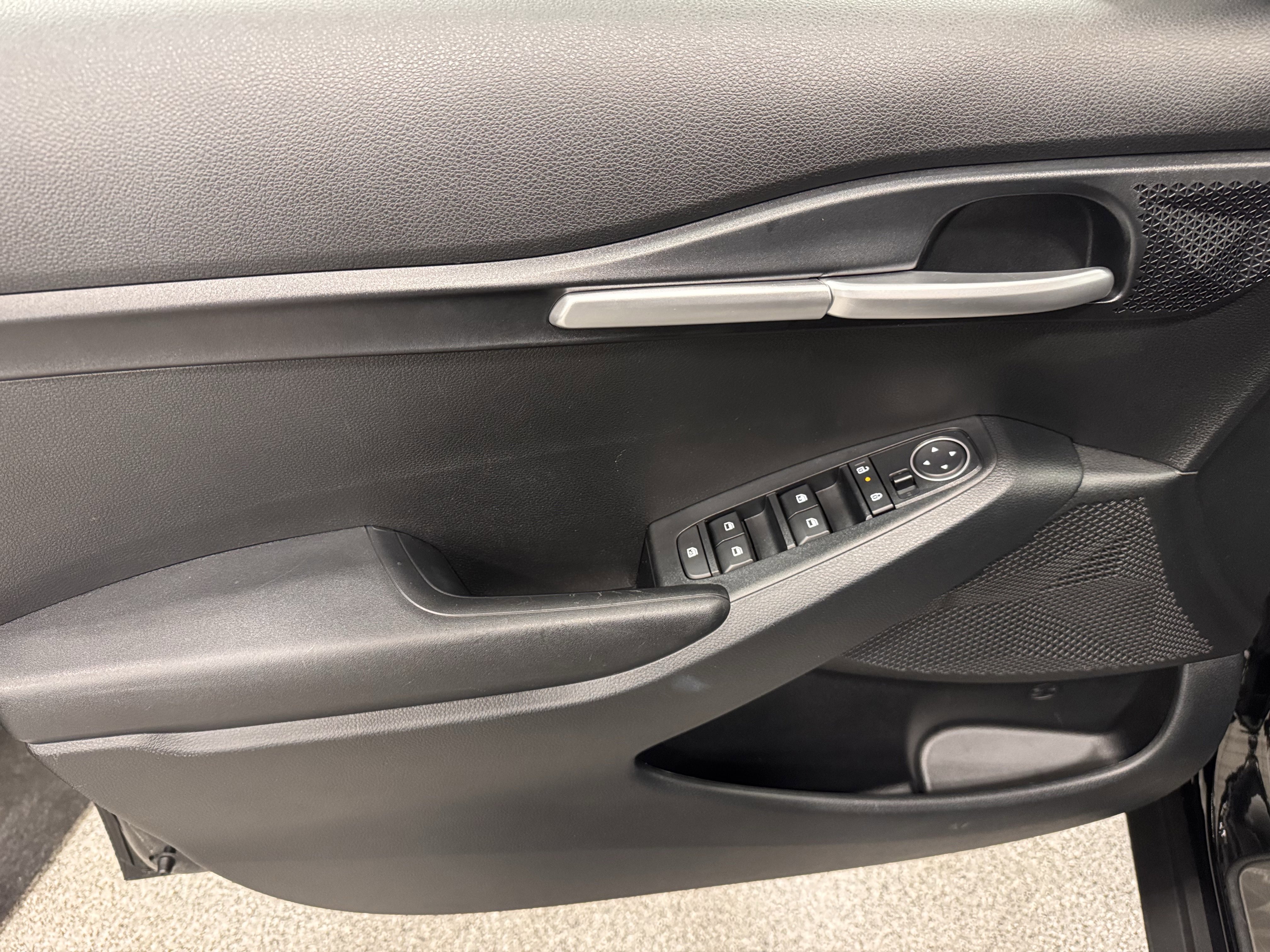 Certified 2025 Kia Seltos LX image 21