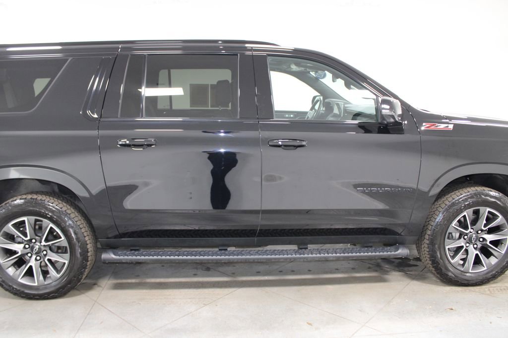 Used 2023 Chevrolet Suburban Z71 w/ Luxury Package image 12