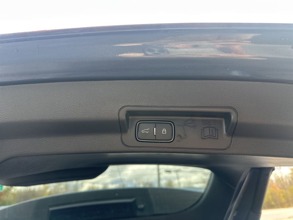 Used 2020 Ford Explorer XLT w/ Equipment Group 202A image 33