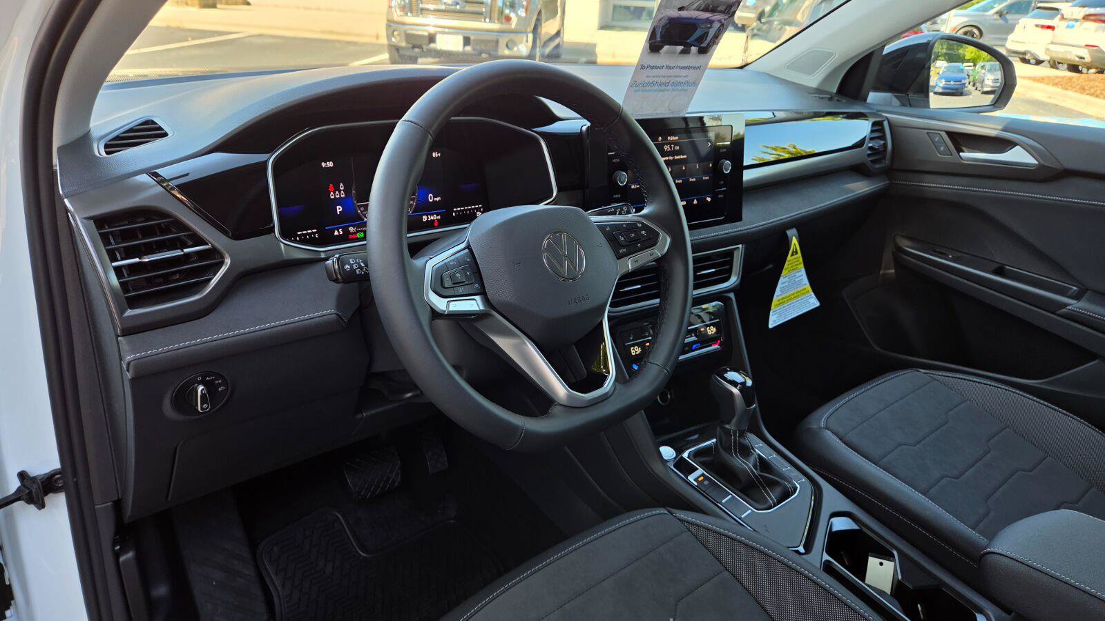 New 2027 Volkswagen Taos SE FWD image 23
