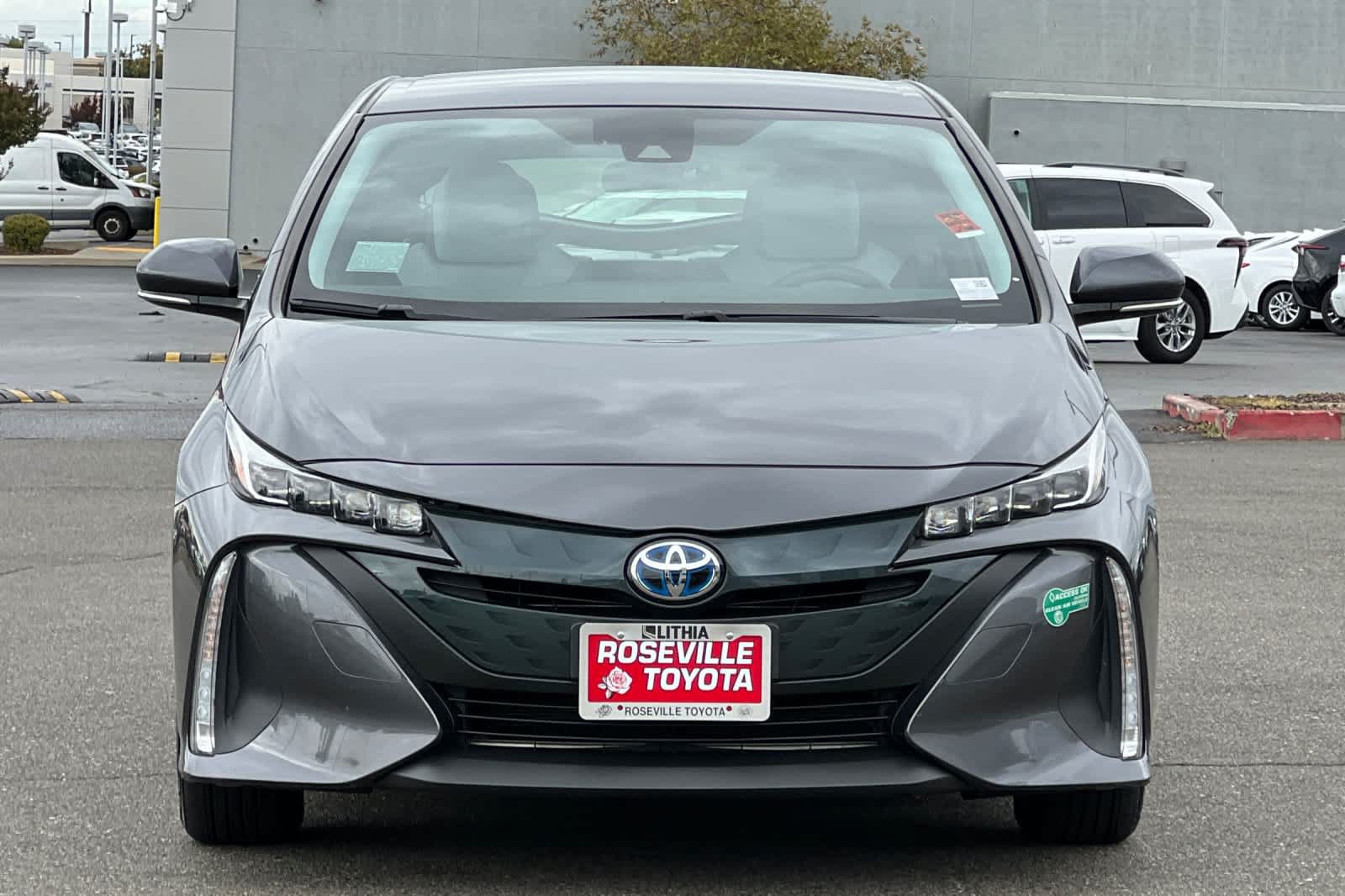 Certified 2017 Toyota Prius Prime Plus w/ Carpet Mat Package FWD image 10
