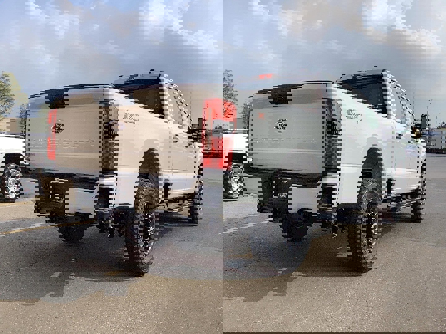 New 2026 Ford F250 4x4 Crew Cab Super Duty image 2