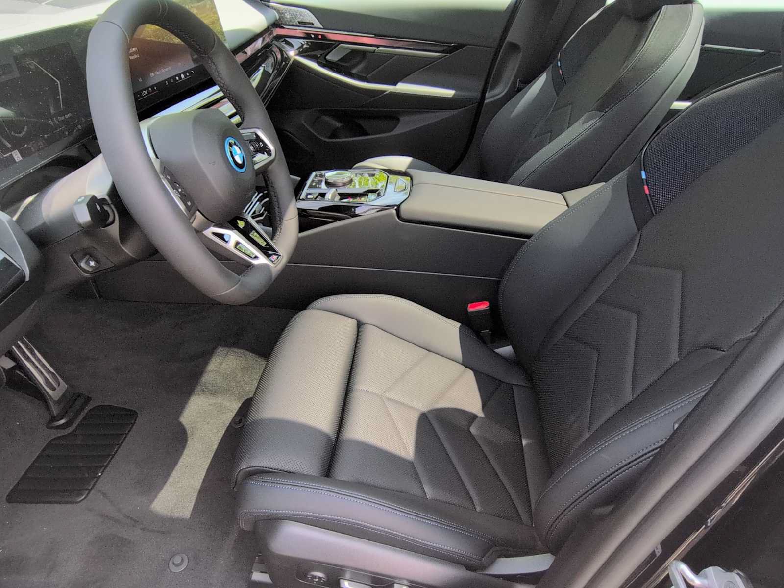 New 2027 BMW 550e xDrive AWD/4WD image 16