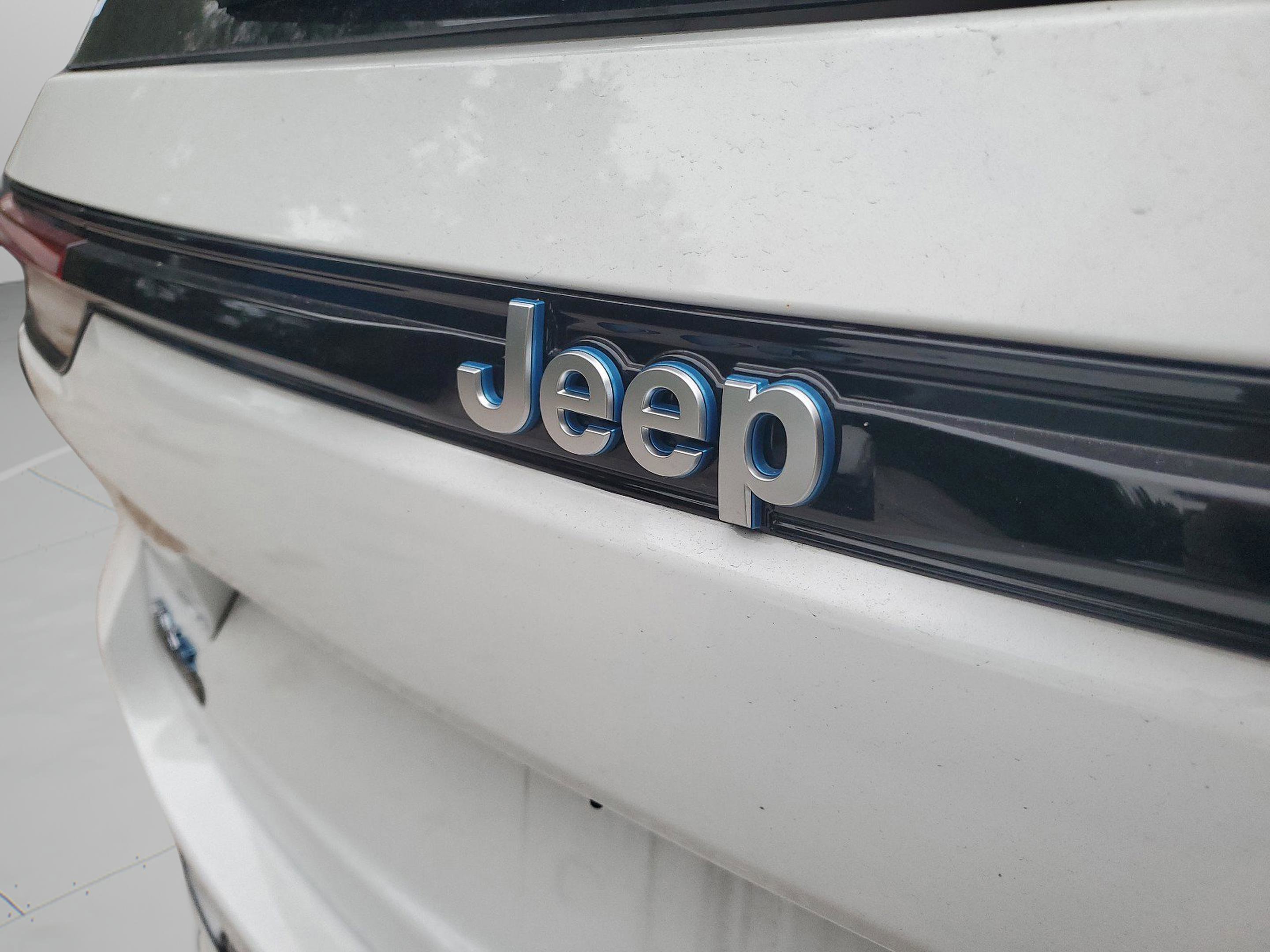 Used 2024 Jeep Grand Cherokee Summit w/ Advanced Protech Group IV AWD/4WD image 32