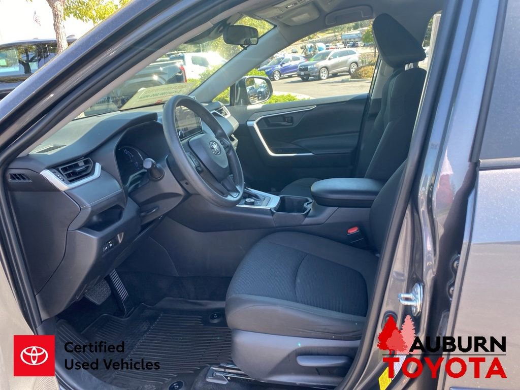 Certified 2024 Toyota RAV4 LE AWD/4WD image 31