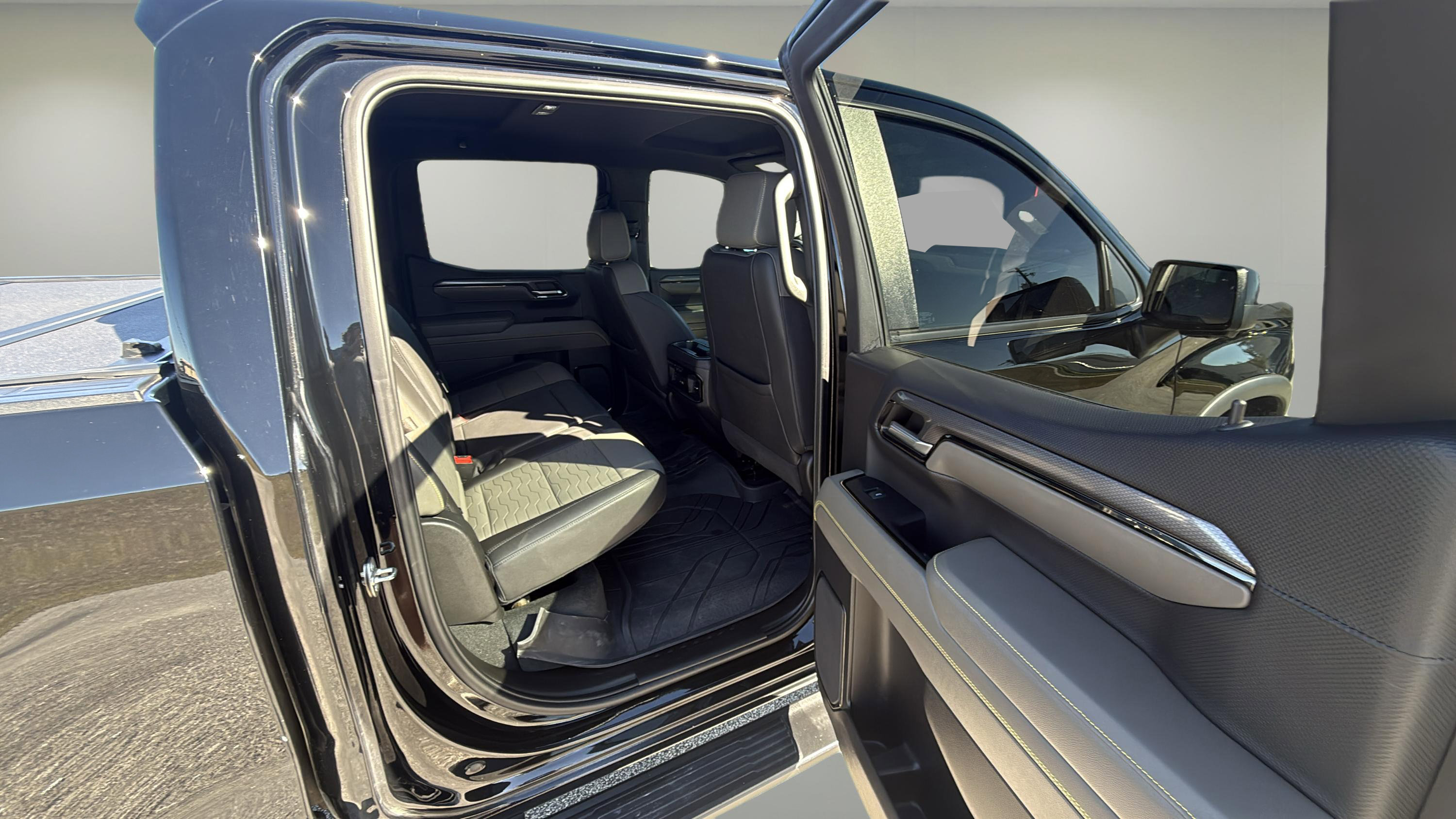 Used 2024 Chevrolet Silverado 1500 ZR2 w/ Technology Package image 14