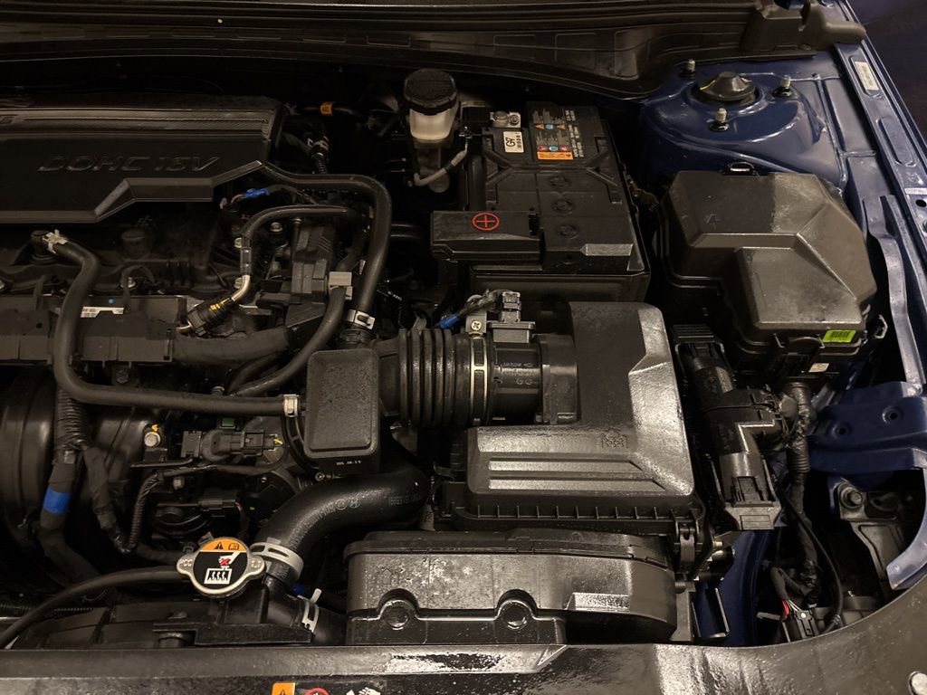 Certified 2026 Hyundai Elantra SE FWD image 24