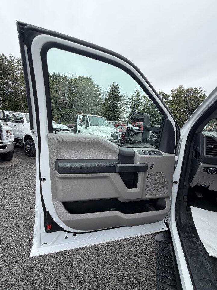 Used 2022 Ford F250 XL w/ Power Equipment Group AWD/4WD image 22