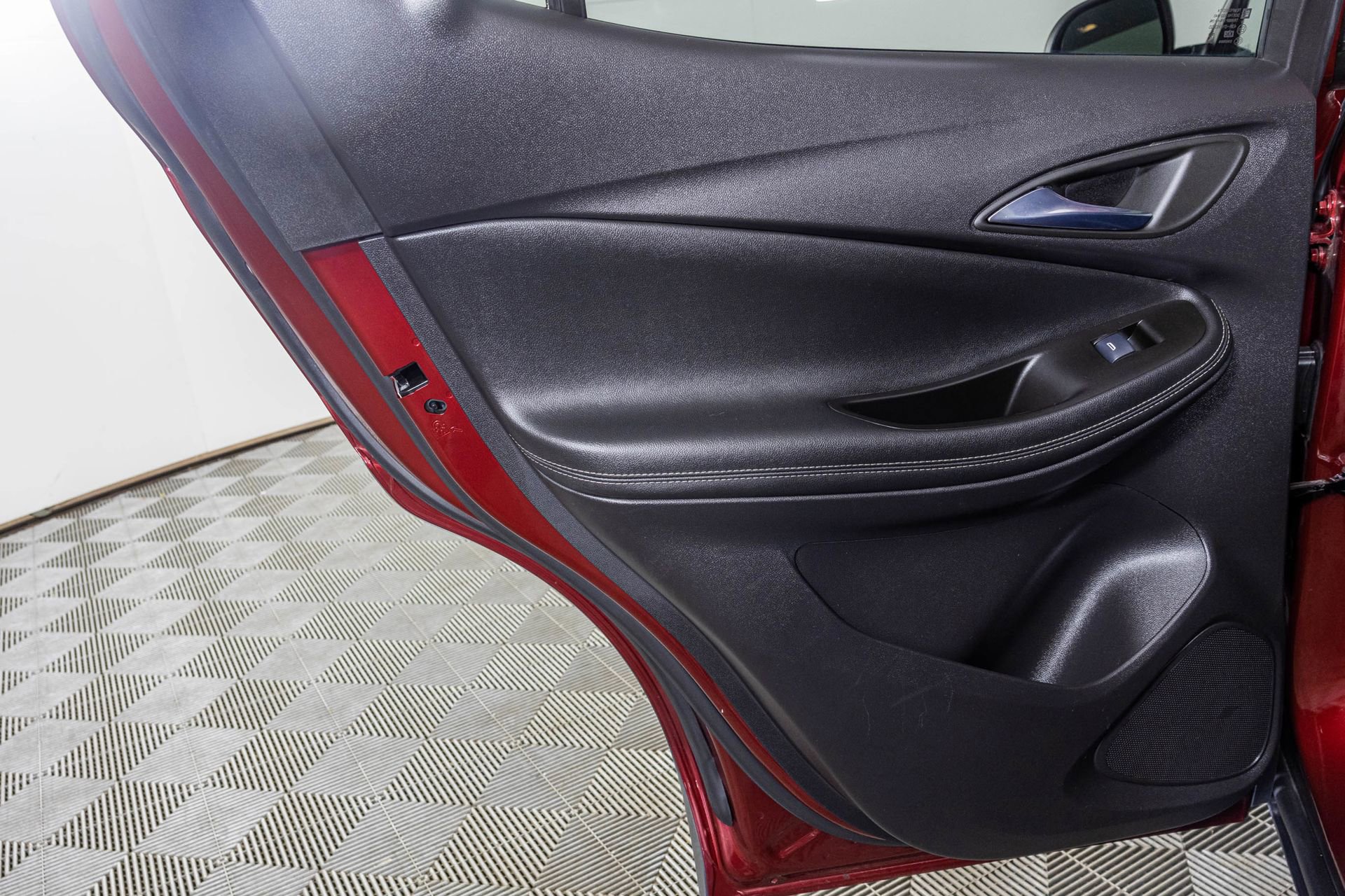 Used 2022 Buick Encore GX Essence w/ Experience Buick Package image 38