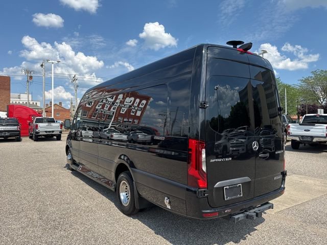 Used 2024 Mercedes-Benz Sprinter 3500 image 4