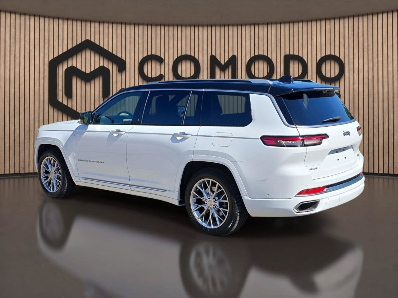 Used 2024 Jeep Grand Cherokee L Summit w/ Advanced Protech Group IV AWD/4WD image 5