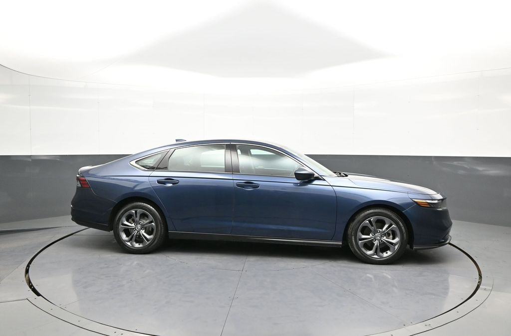 Certified 2023 Honda Accord EX image 5