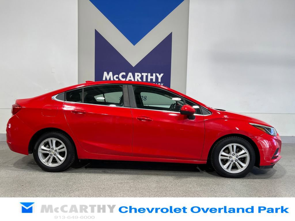 Used 2017 Chevrolet Cruze LT w/ Convenience Package image 4