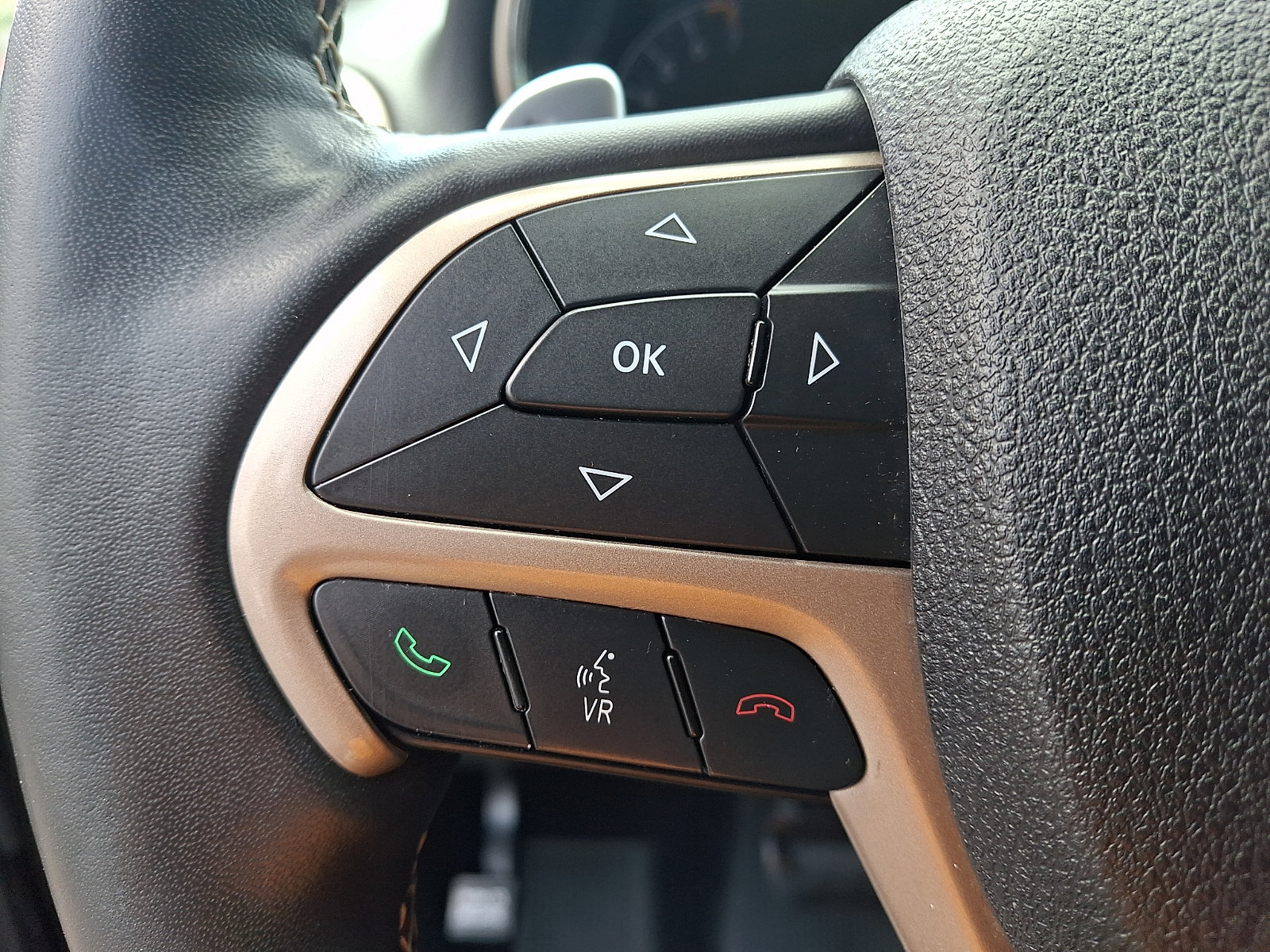 Used 2016 Jeep Grand Cherokee Limited AWD/4WD image 20