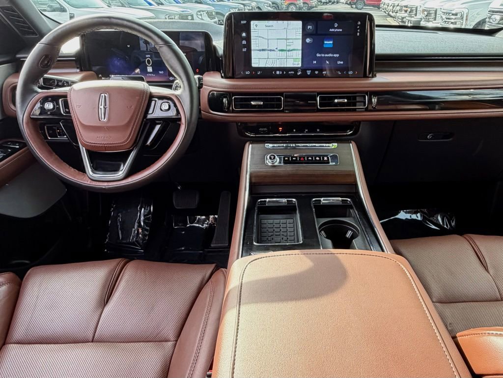 Used 2025 Lincoln Aviator Reserve w/ Equipment Group 201A image 27