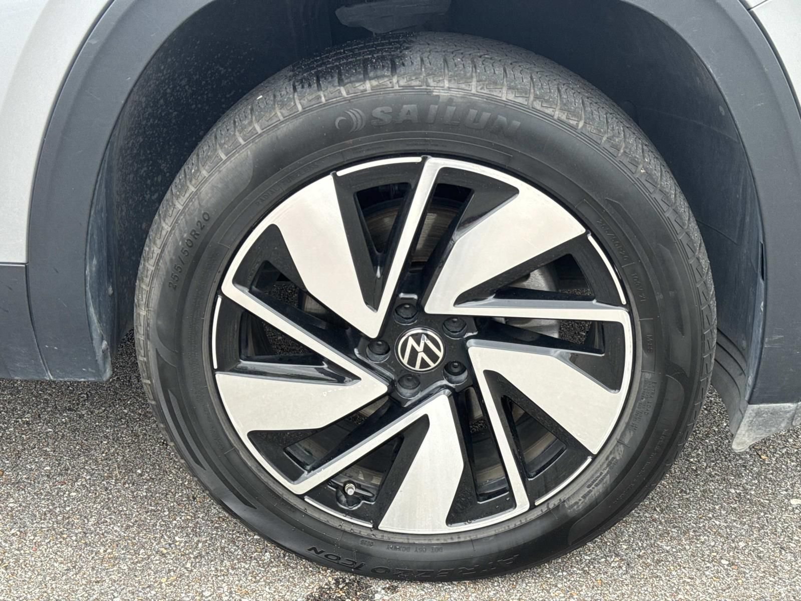 Used 2024 Volkswagen Atlas SE FWD image 4