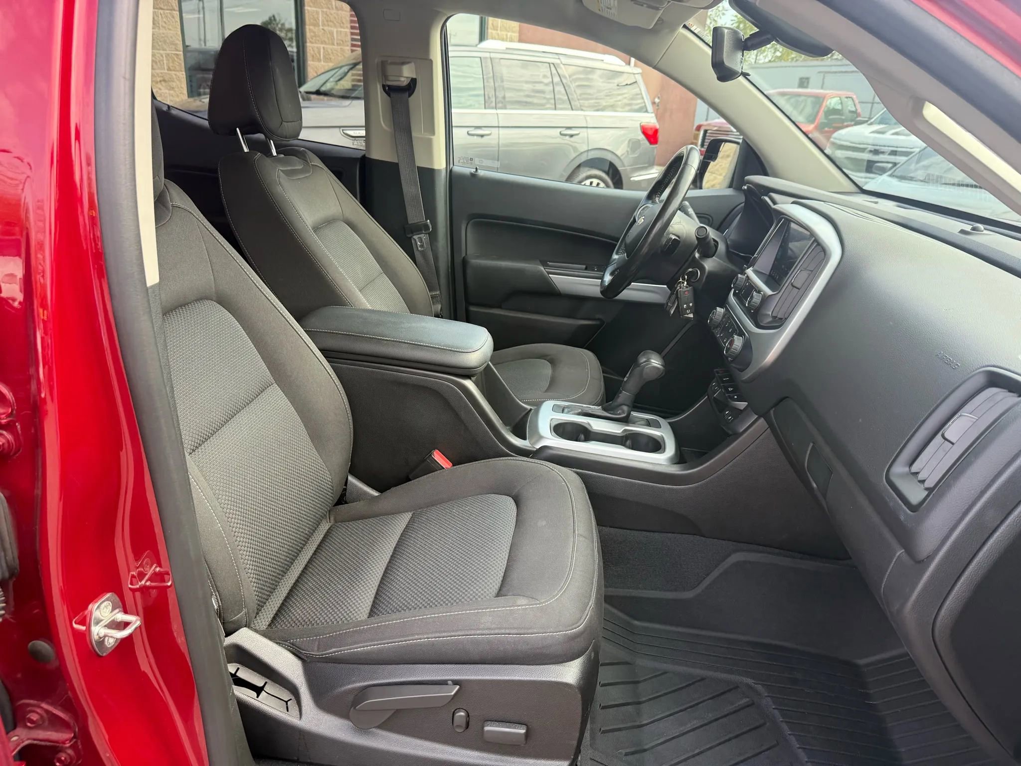Used 2019 Chevrolet Colorado LT w/ LT Convenience Package image 31
