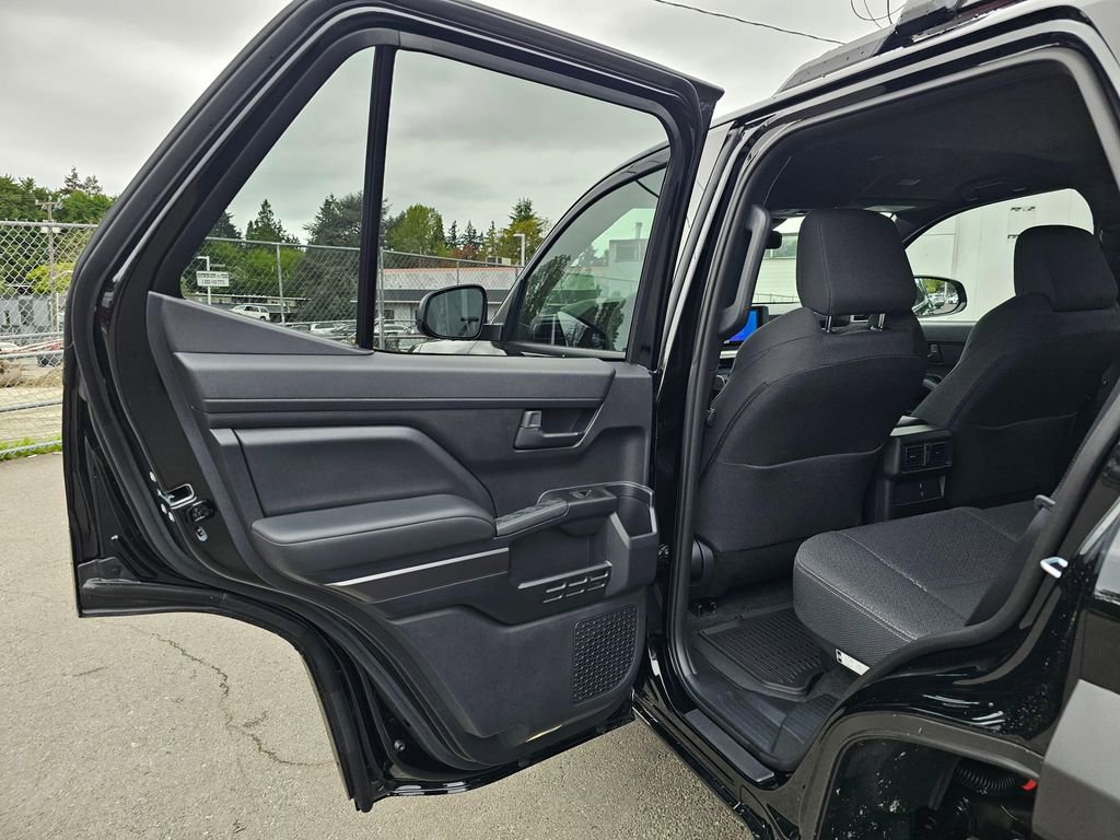 New 2026 Toyota 4Runner SR5 AWD/4WD image 15