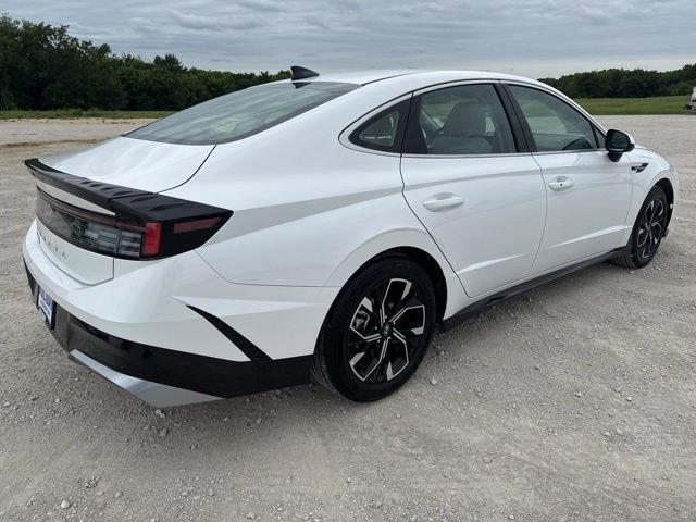 Used 2025 Hyundai Sonata SEL FWD image 6