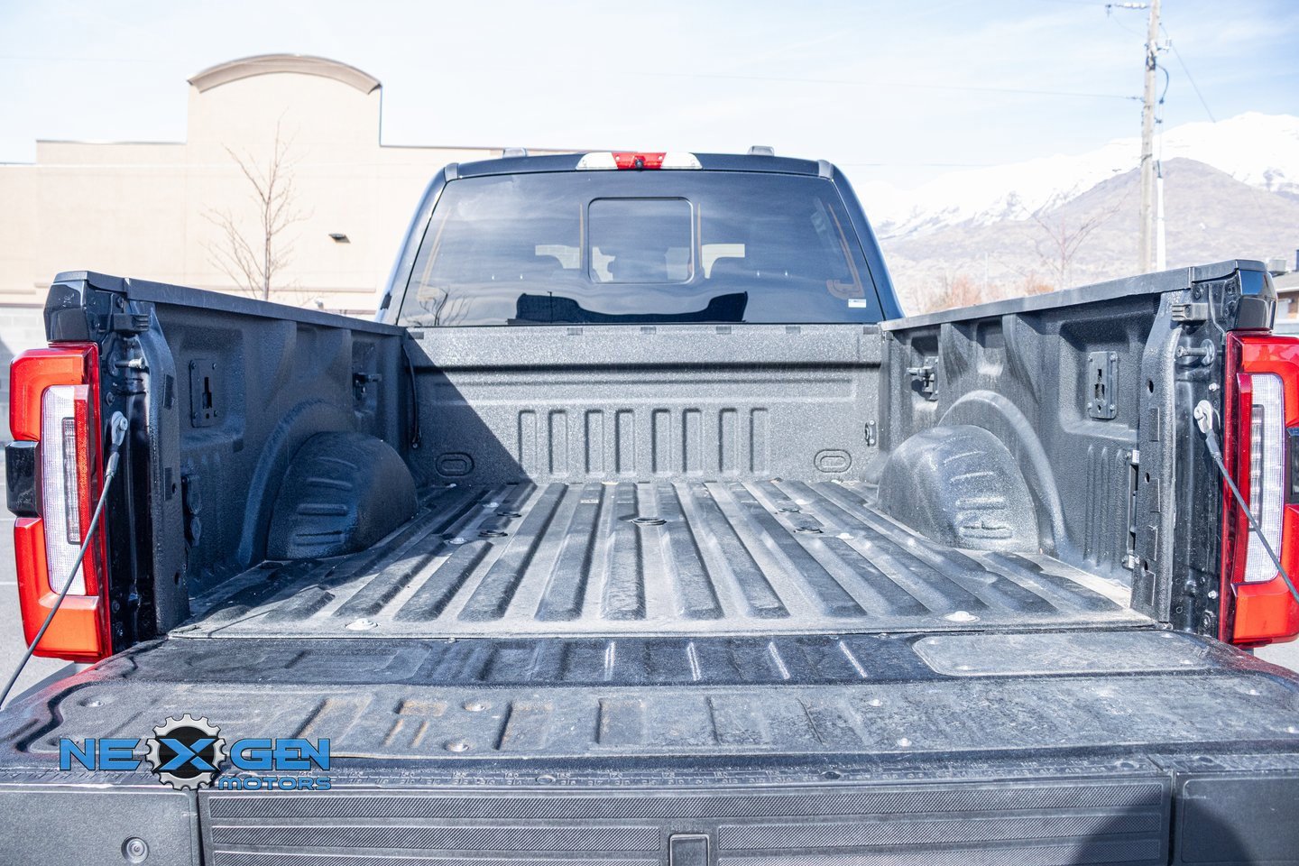 Used 2023 Ford F350 Limited w/ FX4 Off-Road Package image 47