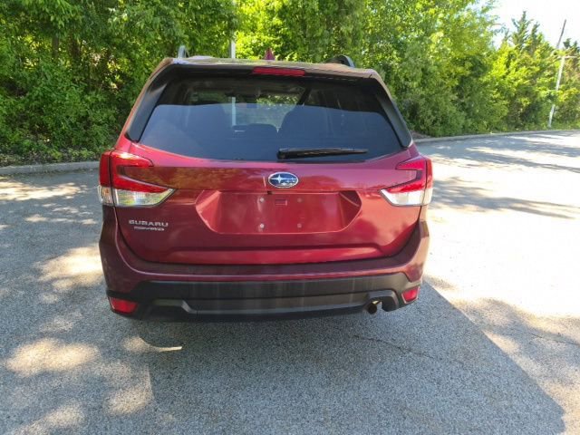 Used 2022 Subaru Forester Premium AWD/4WD image 6