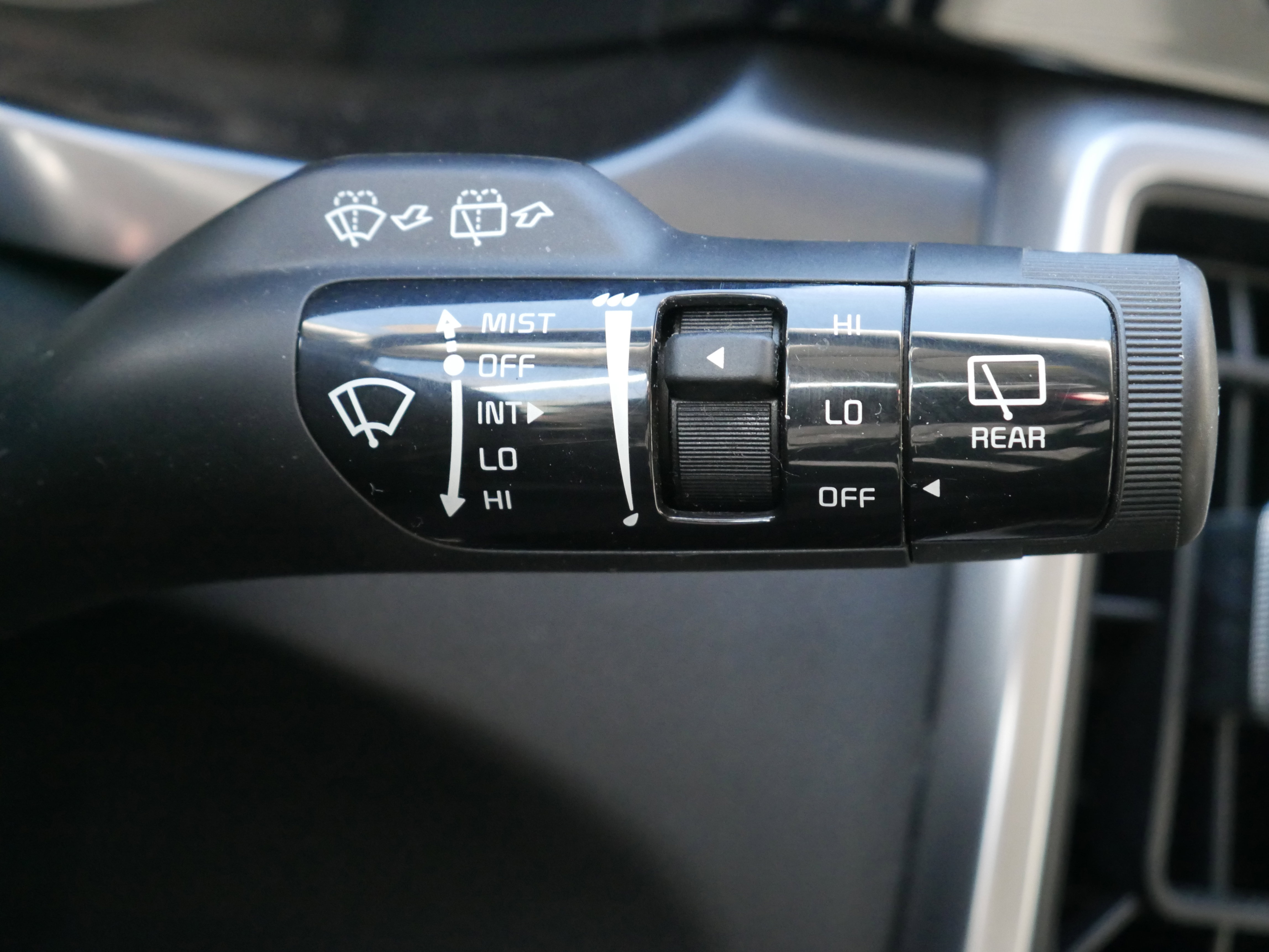 Used 2023 Kia Sorento LX image 26