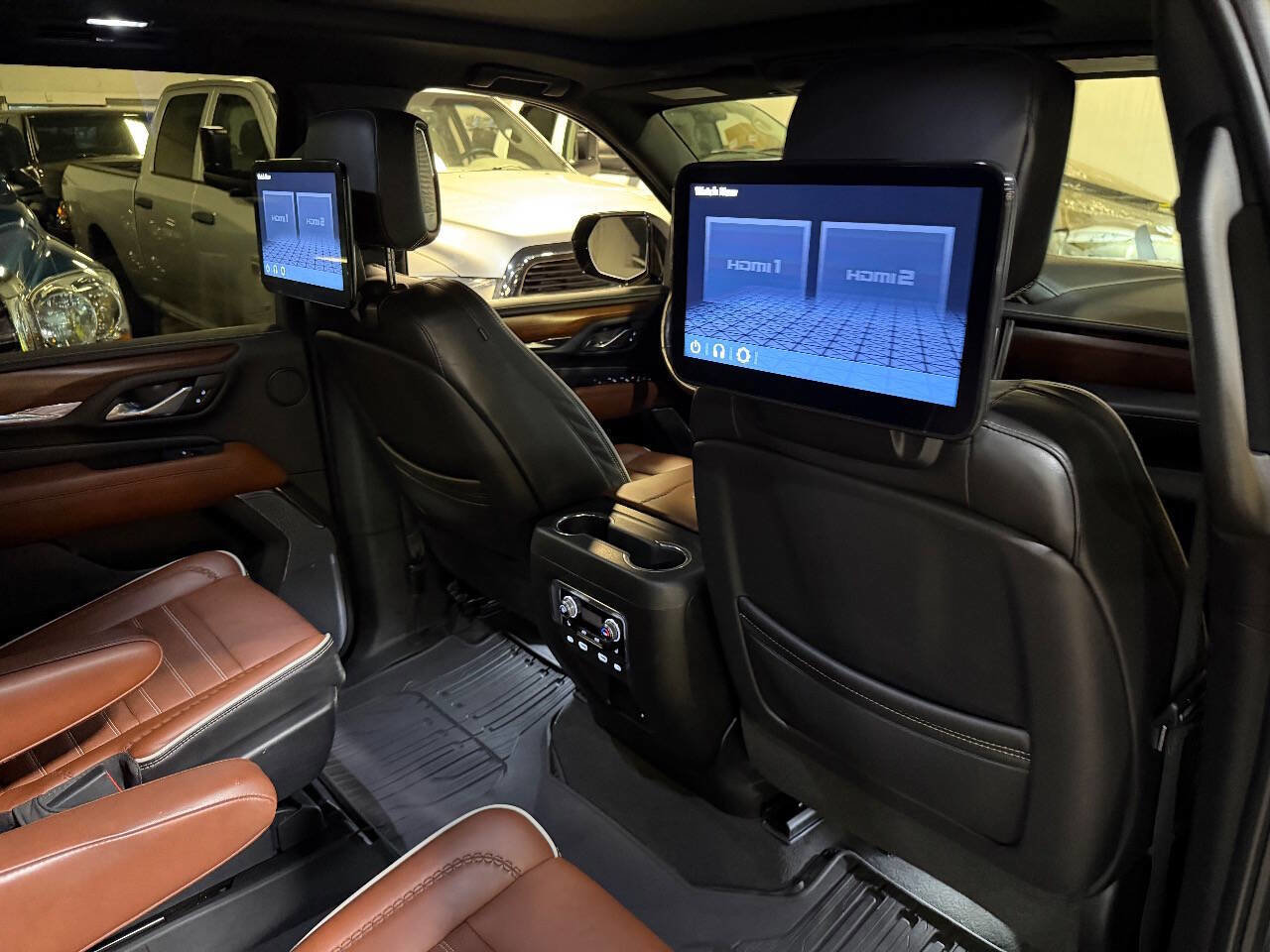 Used 2023 GMC Yukon XL Denali Ultimate image 29