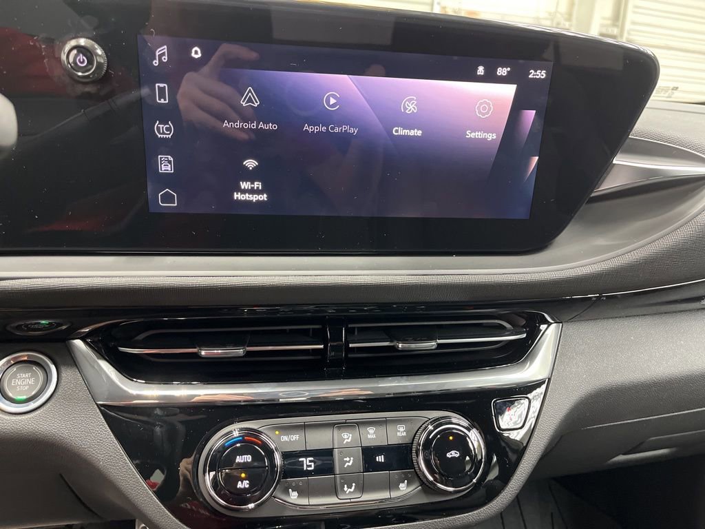 Used 2026 Buick Envista Sport Touring w/ Studio Series FWD image 11