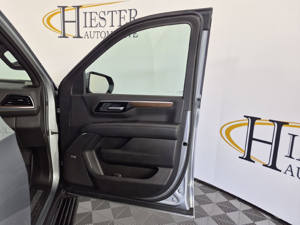 Certified 2025 Chevrolet Tahoe High Country AWD/4WD image 38